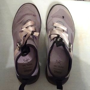 Arc'teryx approach climbing/everyday shoe